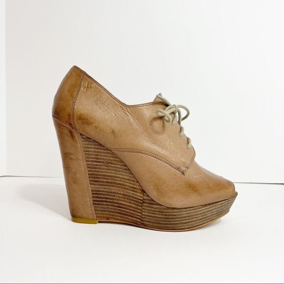 Kenneth Cole Reaction New York Peep Toe Sweet Crème Wedge Heels - Picture 4 of 8